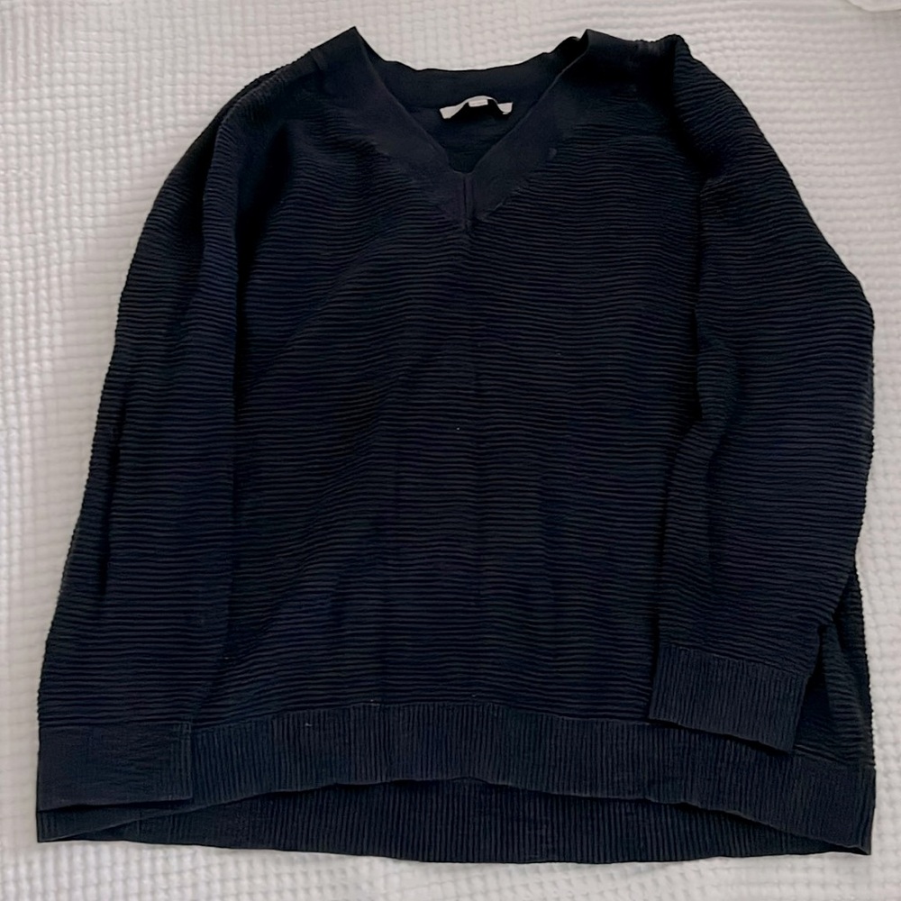 Women’s XL Pull-Over V-Neck Sweater